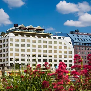4* Отель Radisson Red Hotel,