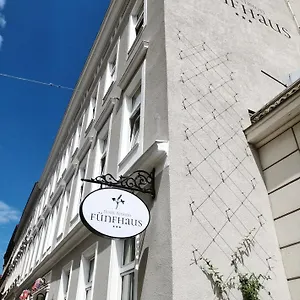Hotel-pension Fuenfhaus Maison d'hôtes